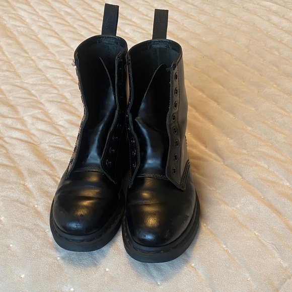 Dr Martens ladies size 6 US - Picture 2 of 16
